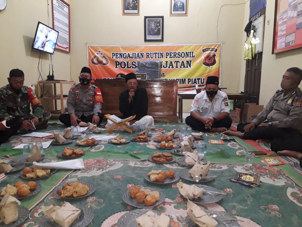 Polsek Anjatan Melaksanakan  Pengajian Rutin Dzikir Bersama 99 Asma,ul Husna 